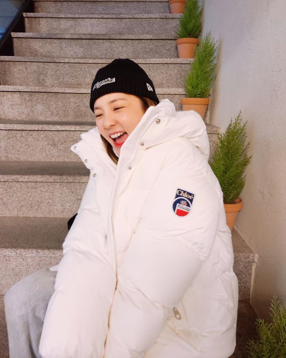 krungy21's tweet photo. 춥지만 행복한 겨울이다라~ ❄️☃️🌨💟 모두 따듯하게!!! 🔥🙏🏻 https://t.co/uXG6yyC3Cx