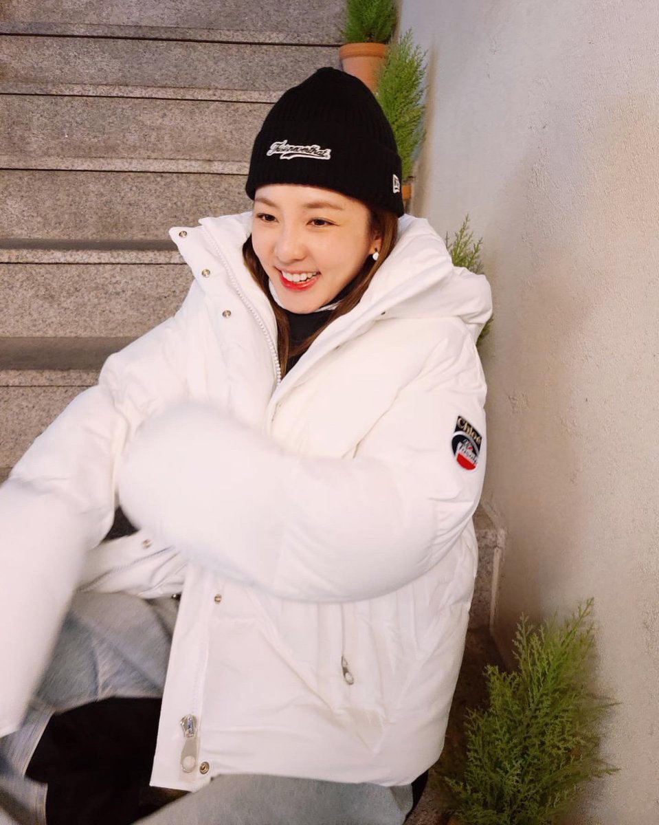 krungy21's tweet photo. 춥지만 행복한 겨울이다라~ ❄️☃️🌨💟 모두 따듯하게!!! 🔥🙏🏻 https://t.co/uXG6yyC3Cx