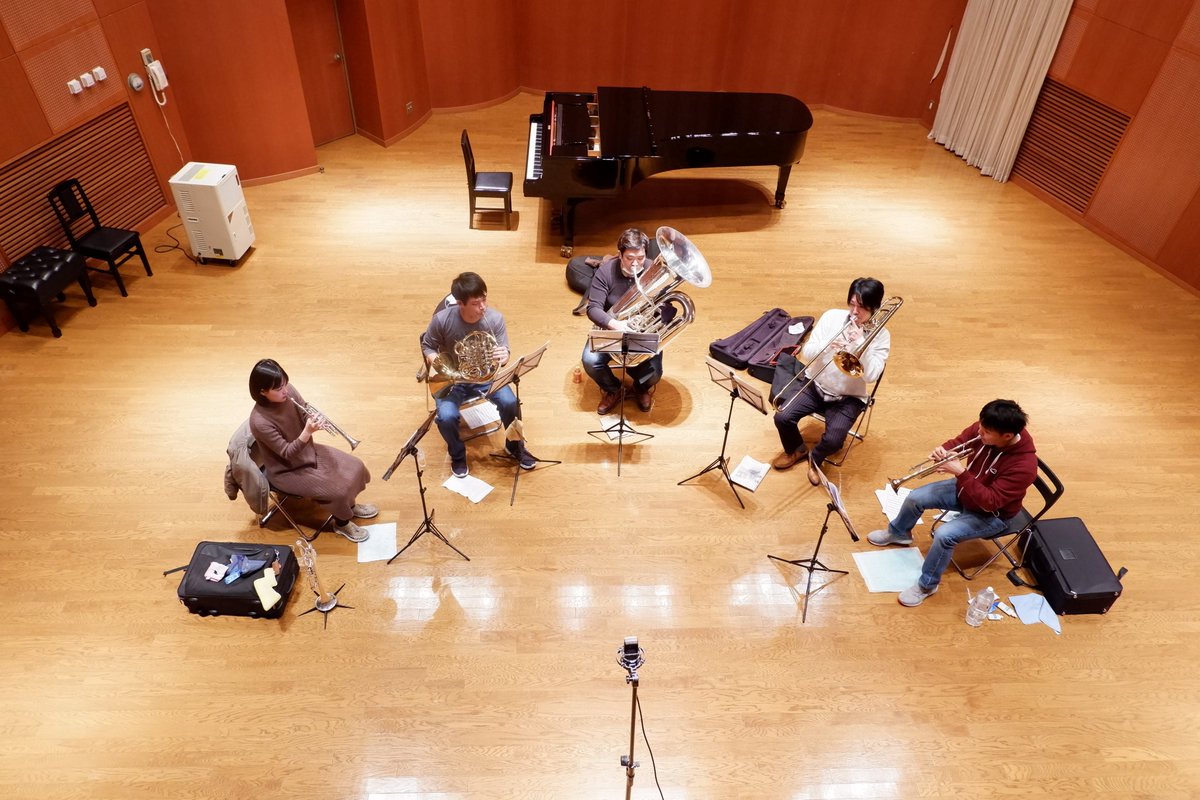 kicpac_hibiki's tweet image. 【#まちの小さな演奏会】12/25(金)クリスマス・コンサートに向けて、Brass Ensemble FUKUOKAの皆さんが響ホールへ来館。リハーサルを覗き見！ω・）ﾁﾗｯ
テューバ奏者・森山陽介さんを中心に集まったフレッシュなメンバーの息の合った演奏に期待高まりました♪乞うご期待🎺
kicpac-music.jp/performance/ot…