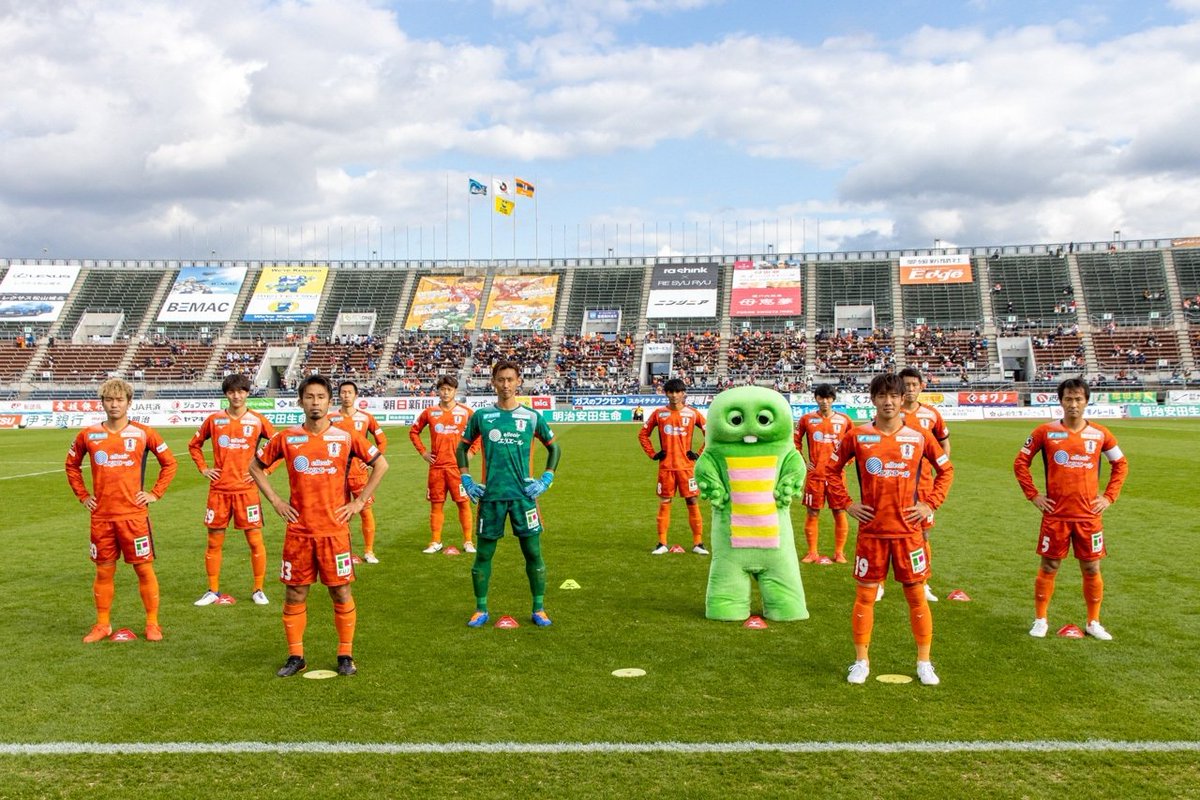 岡本昌弘 昨日は勝てました ありがとうございます さて今日はプロになってからずーっとお世話になっているミズノのスパイク いつも最高の品質ありがとうございます この靴紐全くほどけない キーパーやってると擦れて紐がほどけるんだけど全然平気