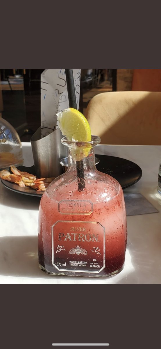 Frost_SinatraSr's tweet photo. You serving this and playing music and think muthafucka not gonna twerk fucking delusional https://t.co/aw2ihPbWF5