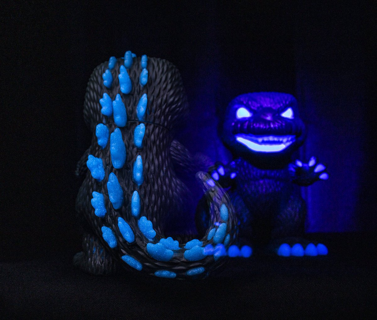 BootlegHeroes's tweet photo. Honestly, I'm so happy with this GITD Godzilla I traded for. The glow is awesome, so I had to open it up for a pic... now I'm never taking it out again lol
.
 #godzilla #gitd
#toyphotography #godzilla #funkopop  #kaiju #funko #funkofamily #funkocollector #funkoaddict #funkopops https://t.co/WWH0XPUNmf