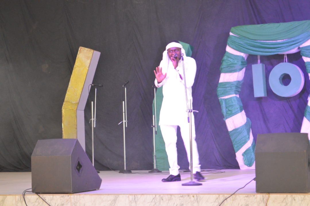 IamNankpak's tweet photo. The legendary @jeremiahgyang is on stage, everywhere is on 💥💥💥
#Jogama #JogamaAt10 https://t.co/YGhdb5JllN