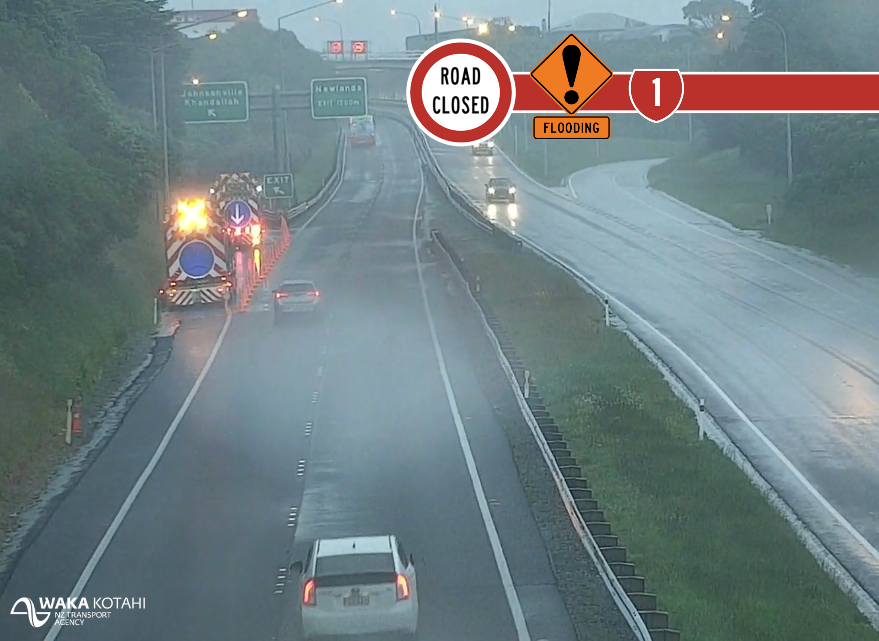 nztawgtn's tweet photo. SH1 JOHNSONVILLE, SOUTHBOUND - FLOODING - 7:40PM
Due to flooding, the southbound off-ramp to Johnsonville is now CLOSED. Please avoid the area and detour via Newlands offramp. ^AP https://t.co/YbuQYhAfrW