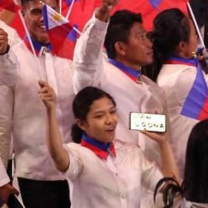 EXACTLY A YEAR WHEN THE LEGENDARY FILORBIT/ ATHLETE HERE IN THE PHILIPPINES WAVING A PHONE WITH A 'STAN LOONA' DURING THE OPENING OF #SEAGames2019