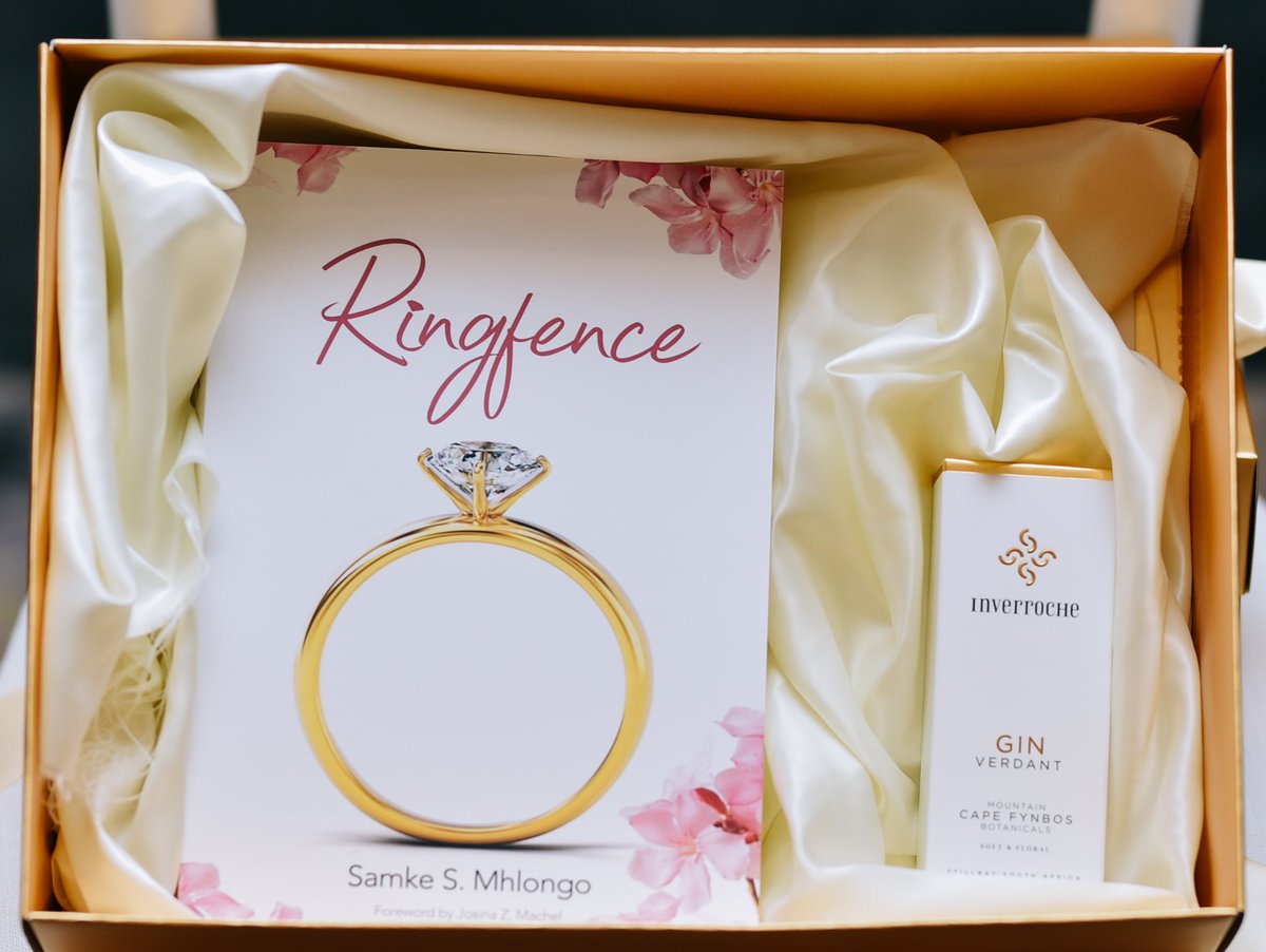 RuvhenekoP's tweet image. Congratulations to @justsamkedcom on her first book: “Ringfenced.” Launched during #16DaysofActivism2020 this book highlights life, love, pain, the need for justice &amp;amp; financial freedom. Woman, take back your power! Order now on ringfenced.com 
 #Ringfenced