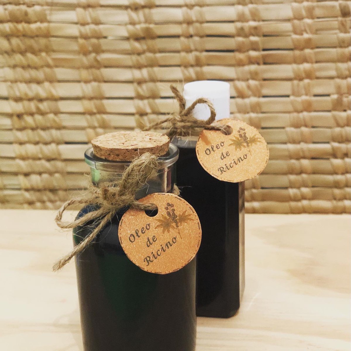 inomo_mz's tweet photo. 𝙊́𝙡𝙚𝙤 𝙙𝙚 𝙍𝙞́𝙘𝙞𝙣𝙤:
•
150ml - 300MZN
100ml - 260MZN
•
Contacte-nos: +258 85 563 1504
*
#rícino #óleoderícino #oil #óleo #inomo #moçambique https://t.co/MkXCcTFSWx