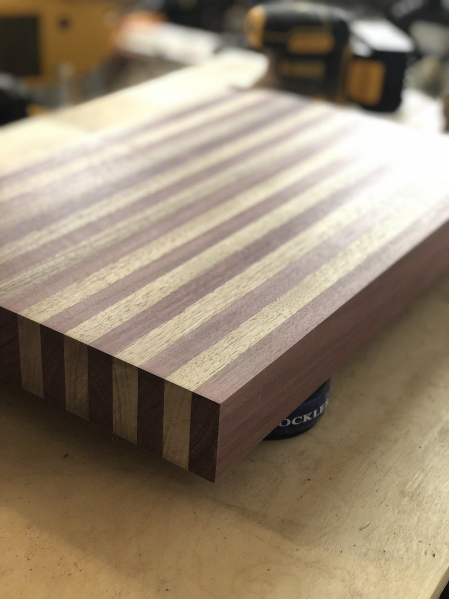 CraftyFCH's tweet photo. To checker, or not to checker... #cuttingboard #woodwork #craftyfch https://t.co/YsL5qtwz0x