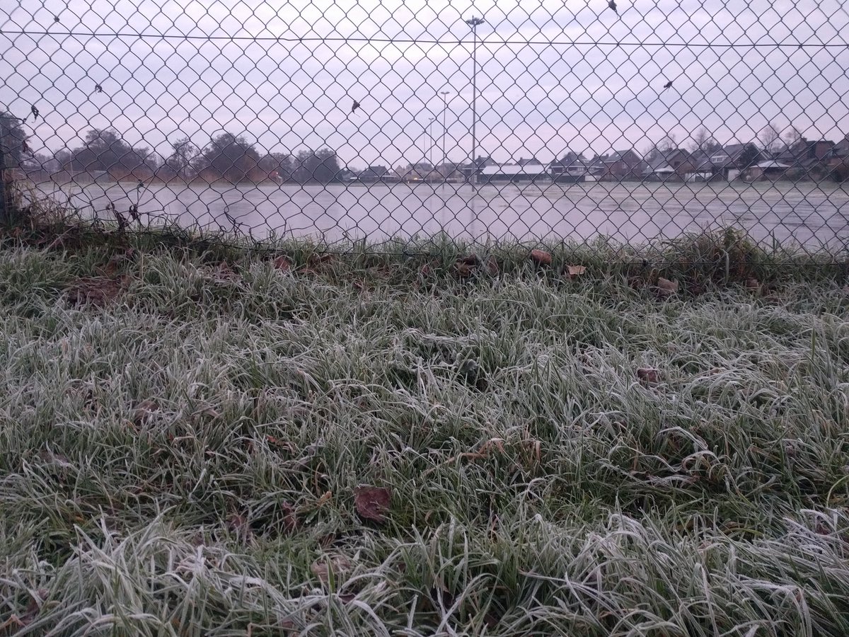 RobertSlagter's tweet photo. Bij deze mooie winterse omstandigheden krijg ik al wel zin in schaatsen 🙂... Bij @IJsbaanWVF #Westenholte #Zwolle #lichtevorst https://t.co/Nan9a0b8Vs