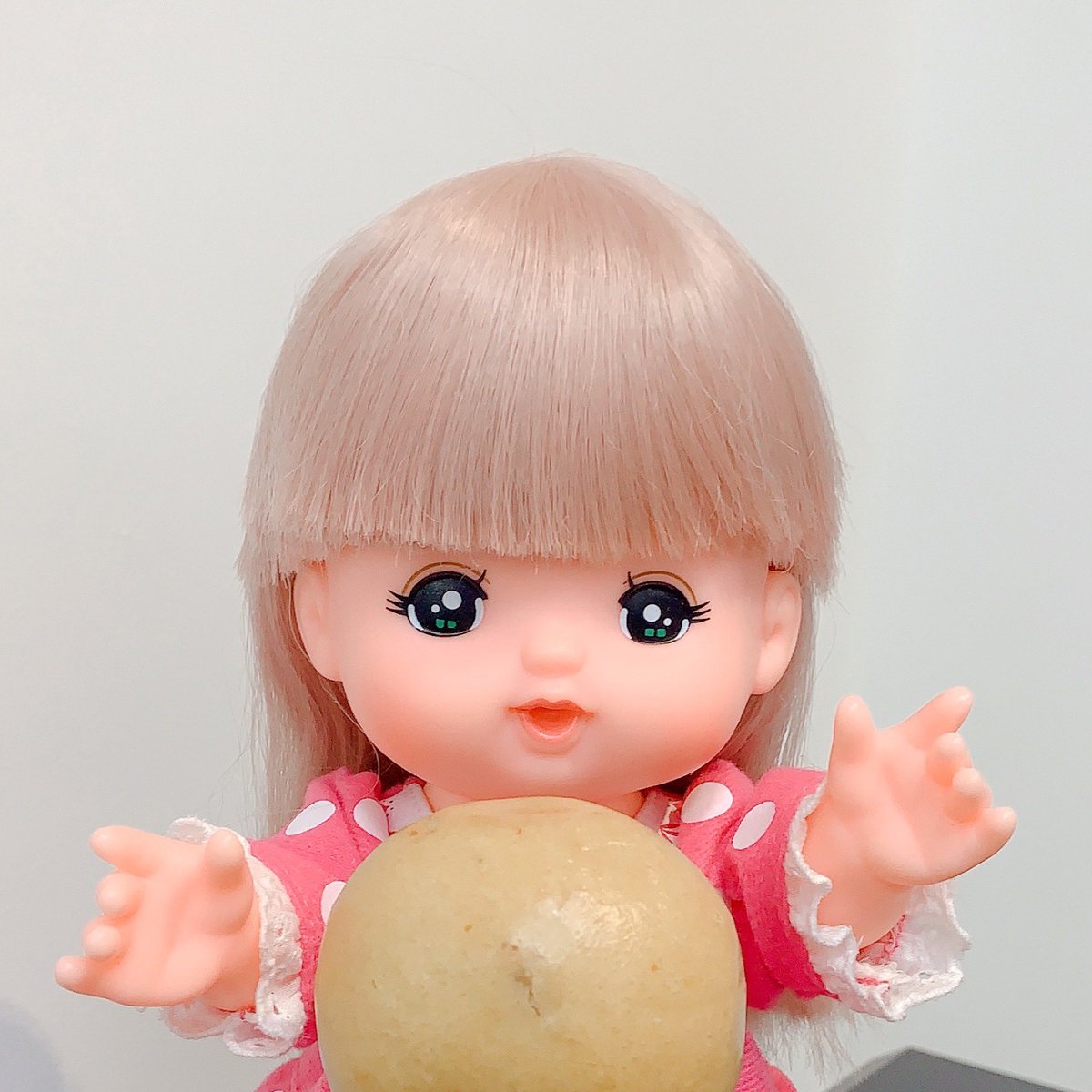 メルちゃん 公式 おまんじゅう もぐもぐ まるくて おつきさまみたい