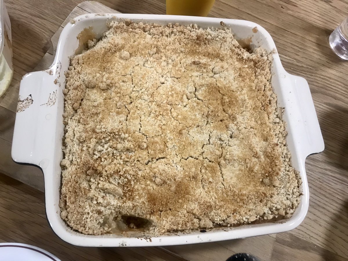 Sunday CAS cooking.... <a href="/TeddiesIB/">Teddies IB Diploma</a> U6th are on a role. Admittedly this lot will eat anything, but it actually tasted good! #fieldhouse #houselife #livinginabubble @TeddiesOxford