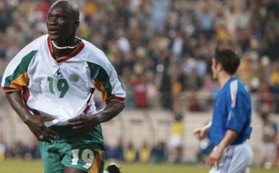 Lauren12arsenal's tweet photo. Sad to say goodbye too soon to a great, humble person &amp; an amazing teammate who made history in Africa. RIP, Papa Bouba Diop. https://t.co/qxPA7xPwLL