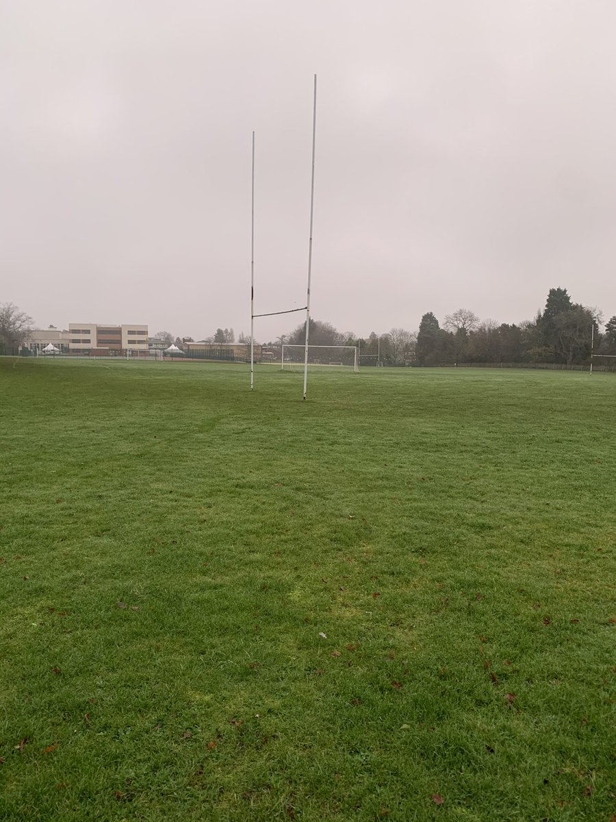 ArdenPE's tweet photo. The PE department are out early to set up the course for our Rashford Runs this week in lessons. All food donations are going to Birmingham food banks. Let’s help our local community #crispmorning #soggyfeet #endchildpoverty #teamArden @MarcusRashford https://t.co/jlDjrB6Zpl