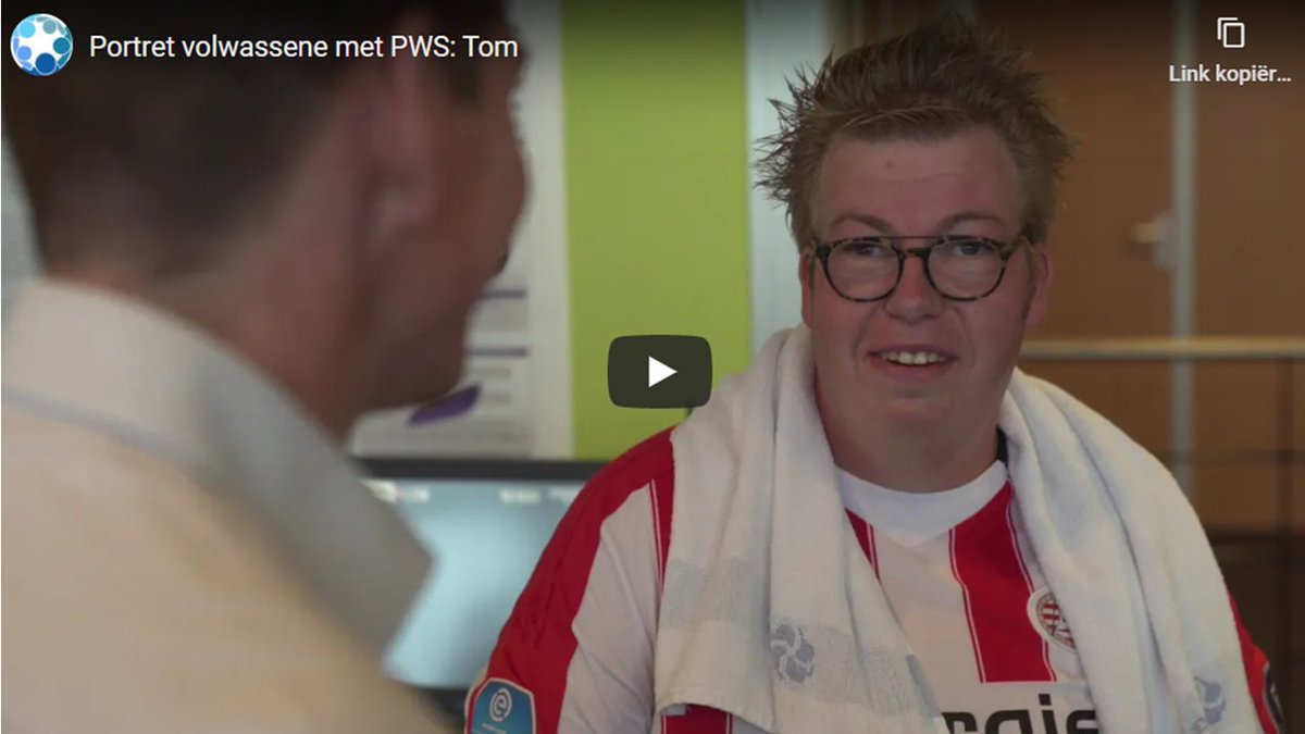 PWS is zeldzaam en ingewikkeld. Dé persoon met PWS bestaat niet, want de diversiteit binnen de groep is groot. De meeste begeleiders kennen maar 1 persoon met PWS. Een dag uit het leven van een volwassene met PWS. Klik op de link voor het eerste portret: toolkitpws.nl/gefilmde-portr…