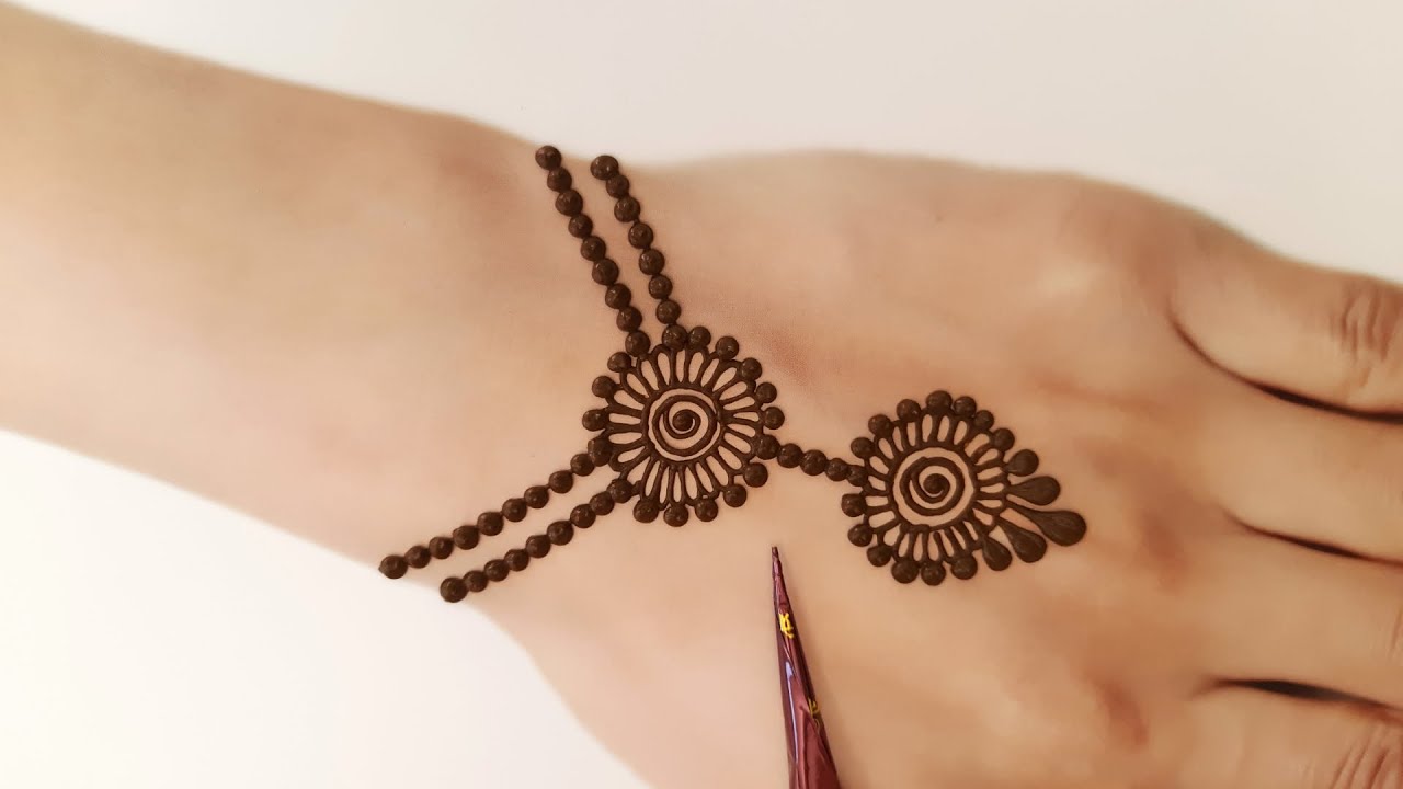 Simple jewellery Mehndi Designs_Latest Easy Trick Mehendi design for bac...  | New mehndi designs, Henna designs, Mehndi designs