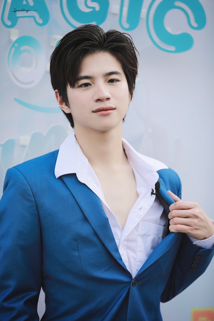 SparklingPlan's tweet photo. 「201129」

👔扯衣服很犯规！！

@bplannnnn 
#คนของแปลน
#PlanRathavit
#SimsetthixMPP https://t.co/x0ZQP3Rv7P