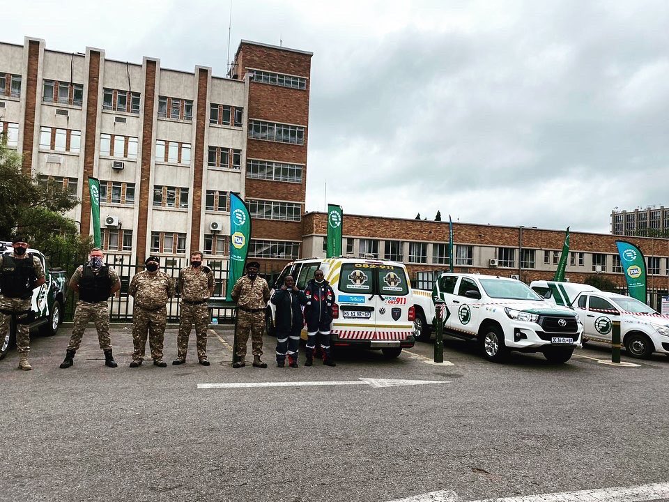 TheLakesideMall's tweet photo. Thank you to Fidelity security for hosting another successful day around safety awarenessππΏπ¦ππ¨ and a special thanks to Big Joes and Pick n Pay for sponsoring refreshments π§π΄π #safetymonth #fidelitysecurity #picknpay #bigjoes https://t.co/fs05w0uo4R