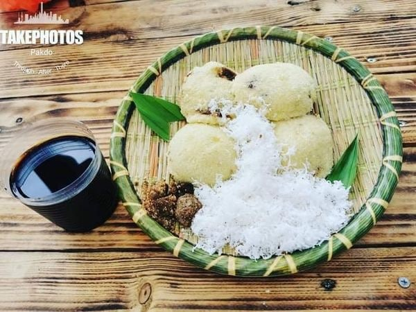 TrgTourism's tweet photo. Kuih Putu Piring atau juga dipanggil Putu Kuning di Terengganu. Kuih ini sering dicari ketika musim tengkujuh. Biasanya byk dijual di pasar malam sekitar Terengganu. Sgt laku & cepat je habis.. Sedap mkn panas-panas!!
#makanantradisional
#kuihtradisional #terengganu
#putupiring https://t.co/vuksmGkR3U