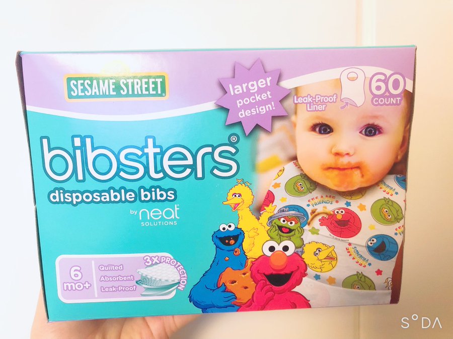 コストコの可愛い赤ちゃん用よだれかけ ディズニービブスター使い捨てエプロン