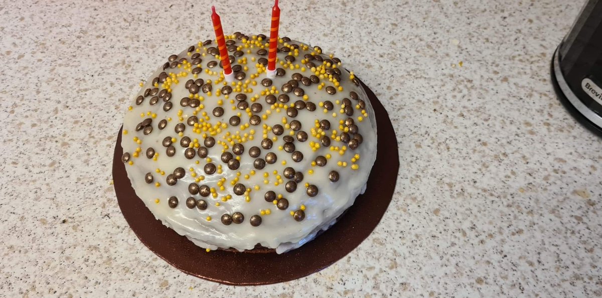 Alicee_Jayne's tweet photo. Birthday cake made for my mr :) Red velvet with white chocolate glaze icing  and sprinkles!  Looking forward to cooking him a nice meal tonight too ! https://t.co/M0mbUoS0IH
