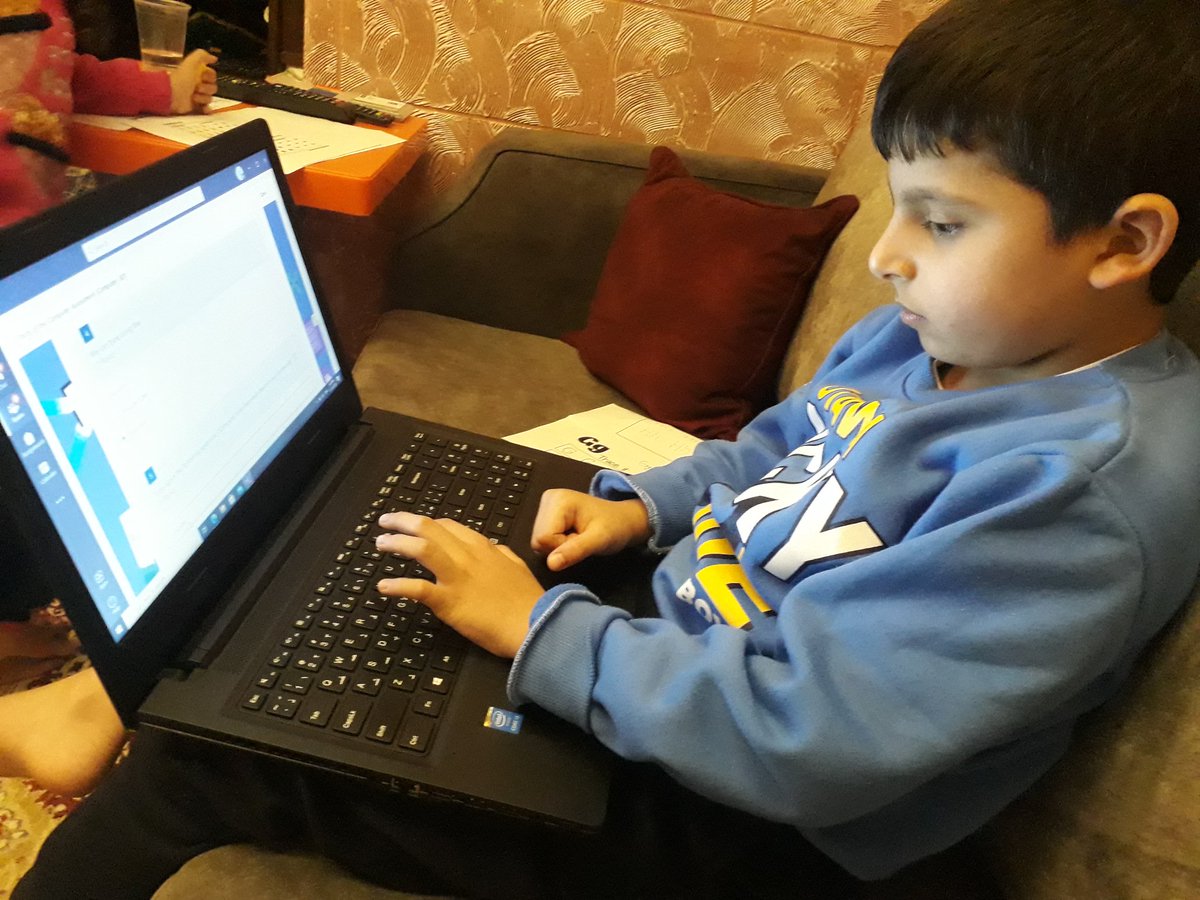 FatimaArabi19's tweet photo. Zakaria Issawi making tge computer assessment #computer_parts #typing @MakAishaSchool @NElakhdar https://t.co/l4GFJp1ikK
