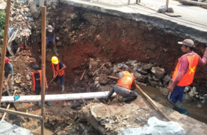 pemkotdepok's tweet photo. Perbaikan Ambrol Jalan Wadas Ditargetkan Selesai Akhir Tahun
https://t.co/oZM0333xI8 https://t.co/MFeoVlczgF