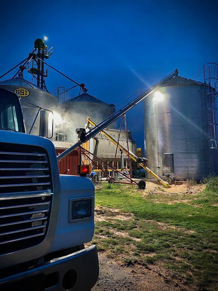 EngelhardFarms's tweet photo. Check out our November 2020 EFF/EFT #farm #newsletter - https://t.co/IaFKbWJYJ5 https://t.co/lKr6gs4ZV1