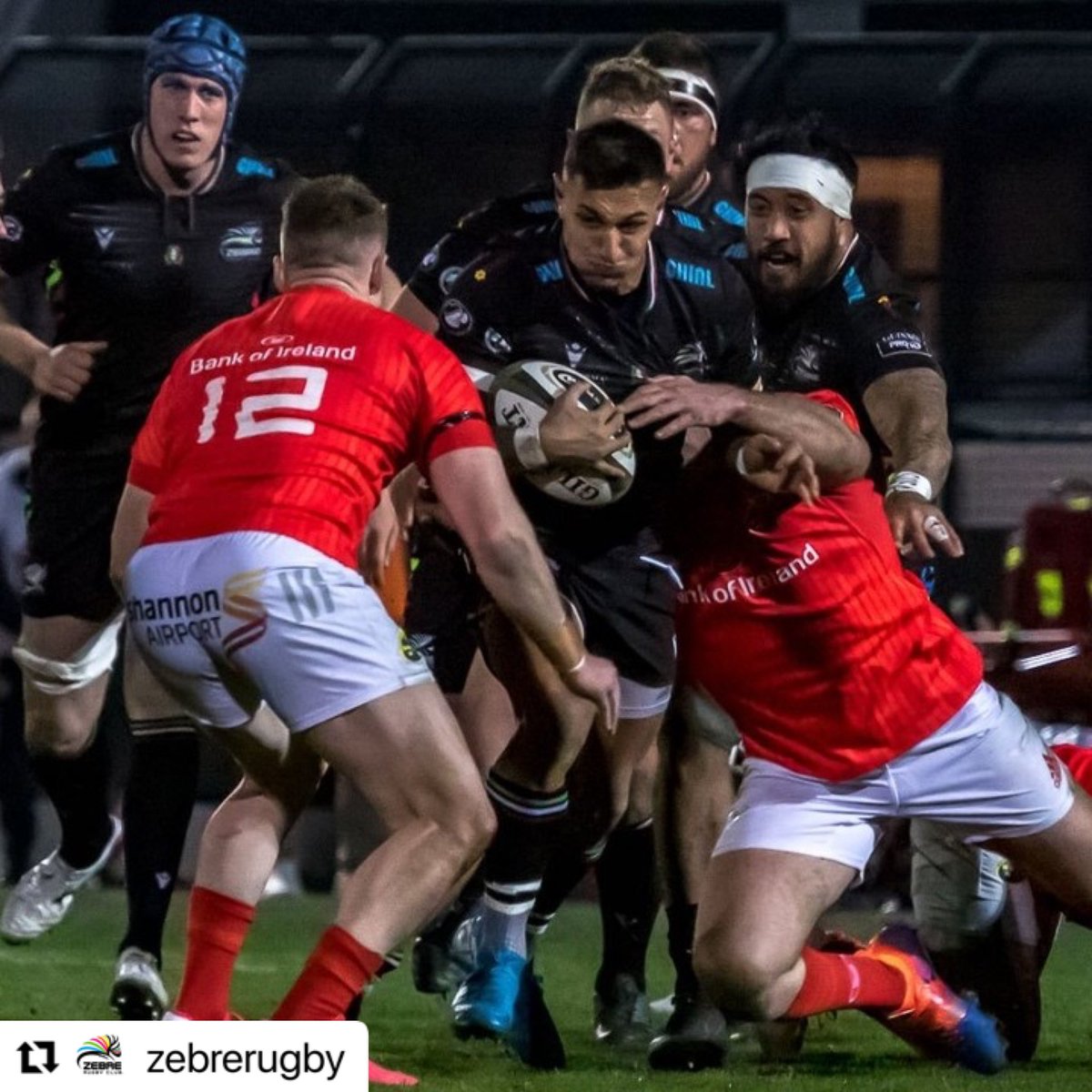 FiammeOroRugby's tweet photo. 🔥 In bocca al lupo ai nostri Simone Marinaro, Giovanni D’Onofrio, Matteo Nocera, Andrea Chianucci, Alessandro Forcucci, Alessandro Fusco che quest’oggi alle 21.15 scenderanno in campo per l’ottavia giornata di PRO14, con la maglia multicolor delle @ZebreRugby contro il Munster! https://t.co/MPljPwFqzN