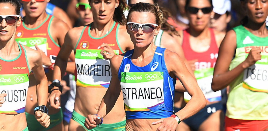 atleticaitalia's tweet image. #atletica Domenica la @maratonvalencia con l’azzurra primatista italiana Valeria Straneo 🇮🇹 

“Esserci mi fa sentire fortunata: corro per tutti i runner che adesso non possono gareggiare. Cerco i Giochi di Tokyo per coronare una carriera”

LEGGI 👉 bit.ly/3oasaba
