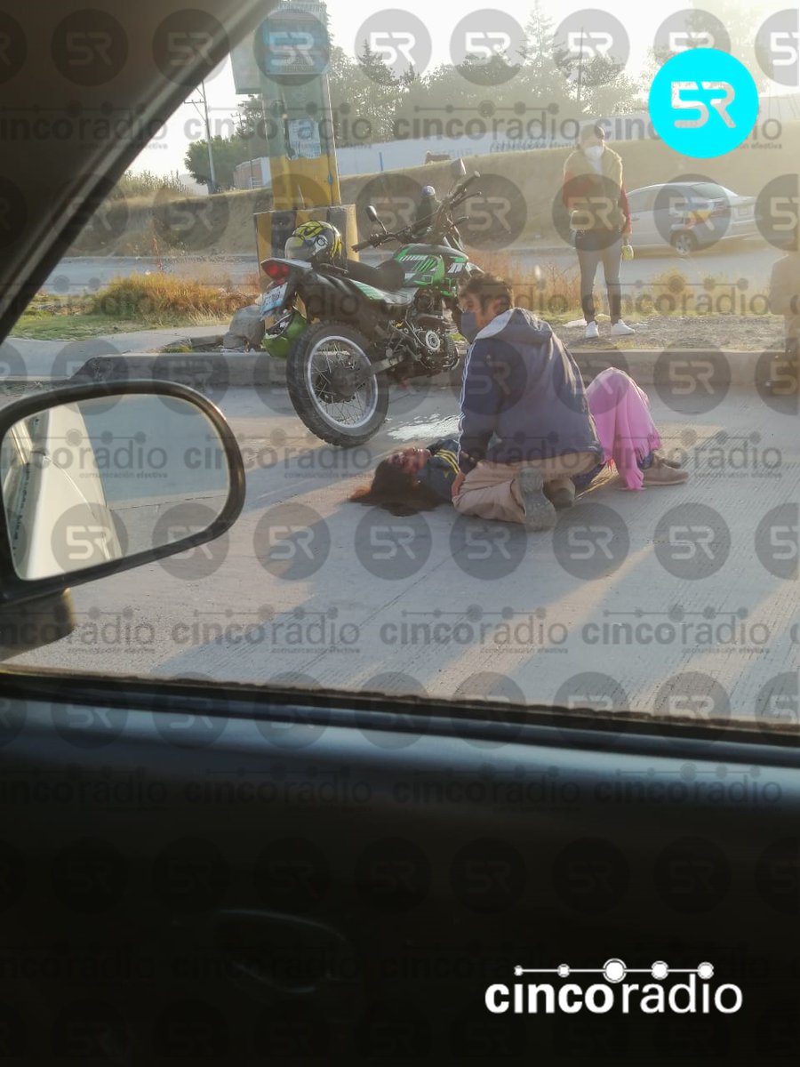 laredcincoradio's tweet photo. Atropellada en 24 sur y Periférico, urge ambulancia @911Puebla https://t.co/mi7XTDz1RW