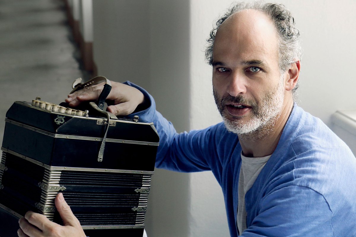 [Música 🪗] Ya hablamos con el compositor y bandoneonista Marcelo <a href="/Nisinman/">Marcelo Nisinman</a> sobre su nuevo disco #DerMakabereZirkus

@DisfrutemosBA con <a href="/mpavazza/">pvx</a> por buenosaires.gob.ar/radiociudad