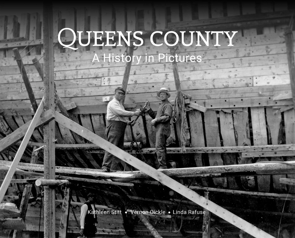 Two excellent pictorial histories of two of Nova Scotia's favourite coastal communities. Check them out at atlanticbooks.ca/products/lunen… and atlanticbooks.ca/products/queen…