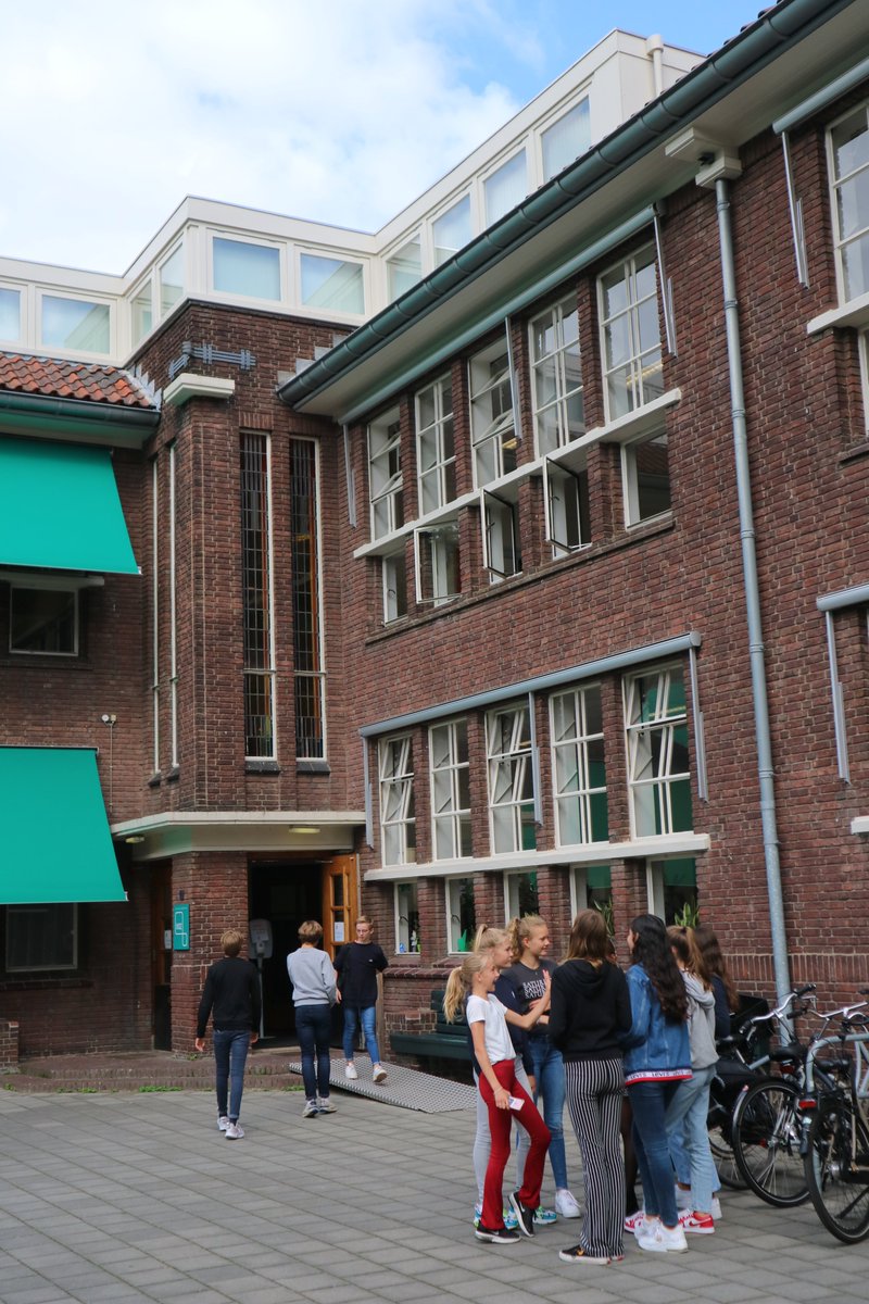 celeanum's tweet image. Vandaag wordt er weer gechat voor groep 8! Stel al je vragen over het Celeanum tussen 15.30 - 16.30 via celeanum.nl. Tot straks!