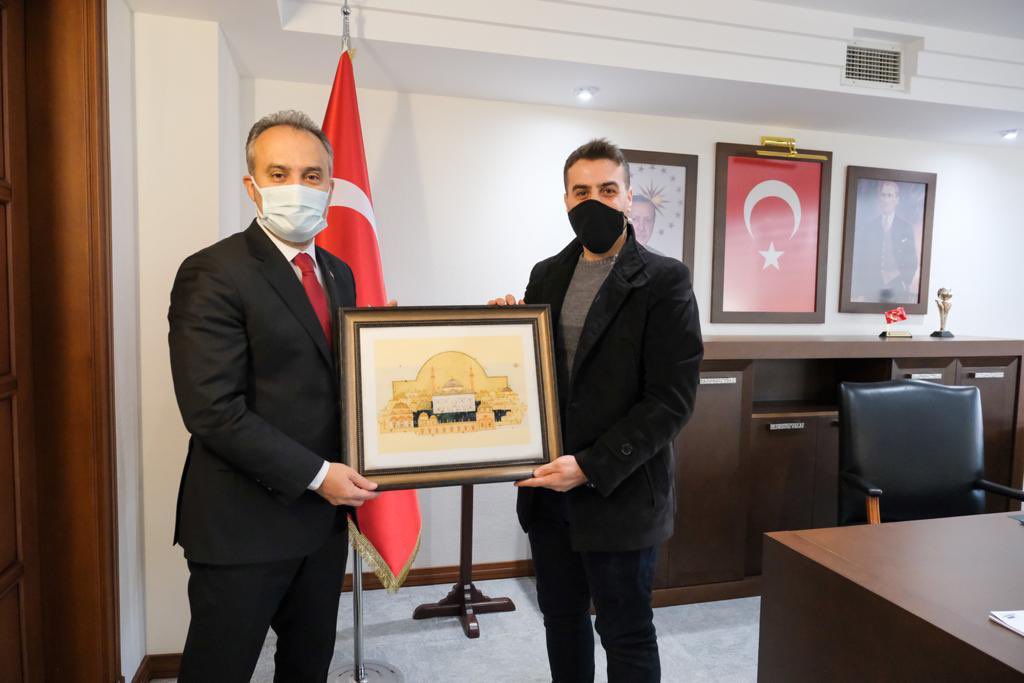 Alinur Aktaş