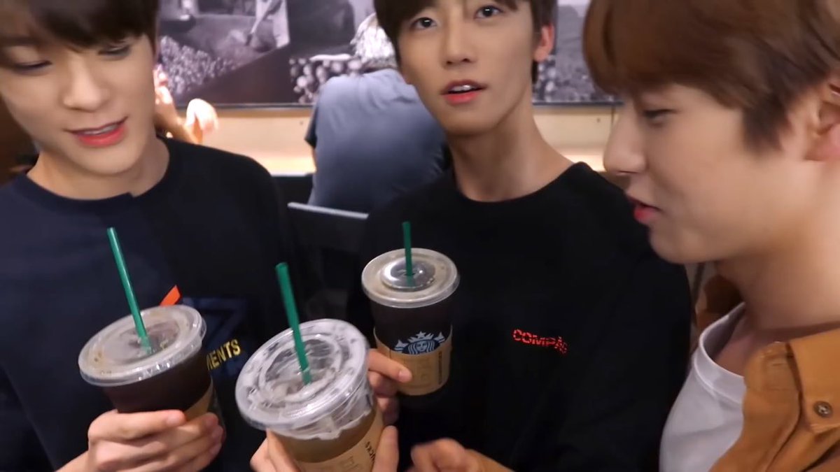 P0GJSC's tweet photo. didn’t ❌ go 🏃to 🙅‍♂️jail ⛓i 👦will😏 reward 💳 myself 😳 with 😰some 🤲 starbucks 🥤 https://t.co/cKhKk7OUib