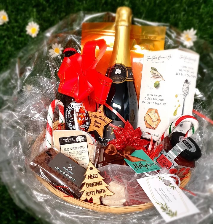 TBESW's tweet image. The Business Exchange is encouraging people to buy local this Christmas and support Swindon and #Wiltshire’s many independents. Read our shortlist here 👉ow.ly/xXfR50CxSh4 #LoveLocalWilts @fluffy_puffin   @DowntonDistill1 @FindUbiety