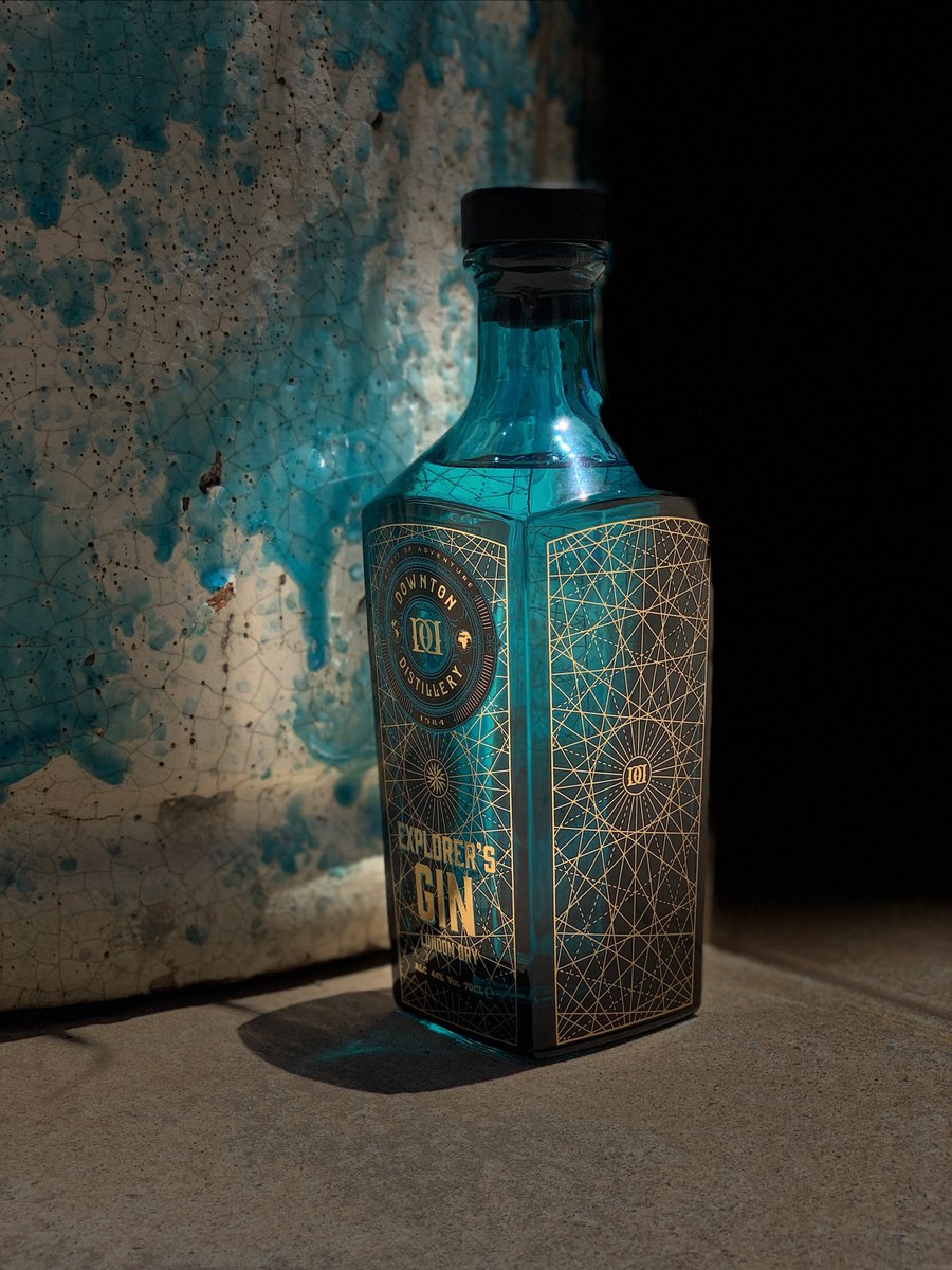 TBESW's tweet image. The Business Exchange is encouraging people to buy local this Christmas and support Swindon and #Wiltshire’s many independents. Read our shortlist here 👉ow.ly/xXfR50CxSh4 #LoveLocalWilts @fluffy_puffin   @DowntonDistill1 @FindUbiety