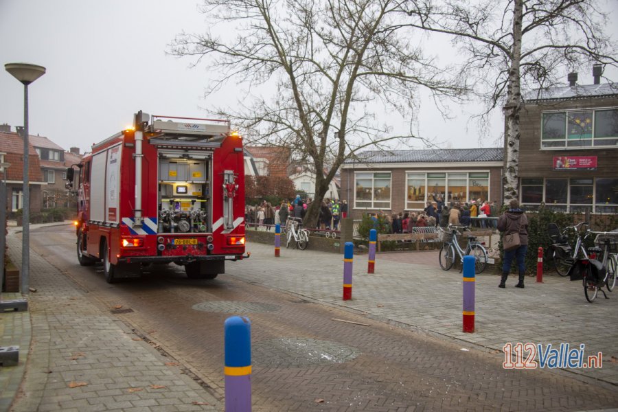 Rehobotschool ontruimt in #Nijkerk. 112Vallei.