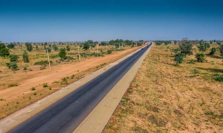 salehzakaryobe's tweet photo. Progress Report: The Ongoing Rehabilitation of Nguru - Gashua - Bayamari Road, Section I (Nguru - Gashua) Phase II (Km 30+000 - Km 62+000) in Yobe State
#FGAtWork
#WorksThatWork
#NextLevelAgenda https://t.co/g7edbCfh8r