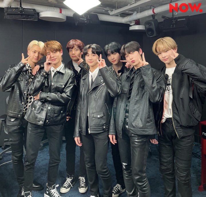 enhypenchartbr's tweet image. 📰 | ENHYPEN é o único grupo rookie de 2020 que ultrapassou a marca de 200 MIL cópias vendidas no HANTEO em seu primeiro dia de vendas.

@ENHYPEN_members @ENHYPEN
#GivenTakenIsOutNow
#DayOneWithENHYPEN