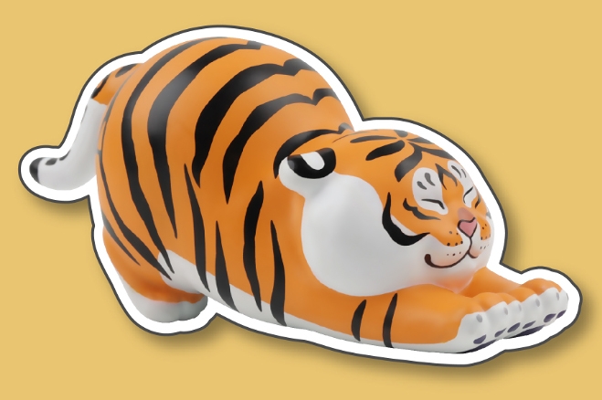 豆魚雷 結局トラもネコ科 中国のデザインスタジオ 空想造物 Kongzoo によるデザイナーフィギュア新作 不二馬大叔 Bu2ma が描いた 胖虎 イラスト 日本語に直訳すると デブトラ をミニフィギュア化しました 虎でも猫のような まるまるごろごろ