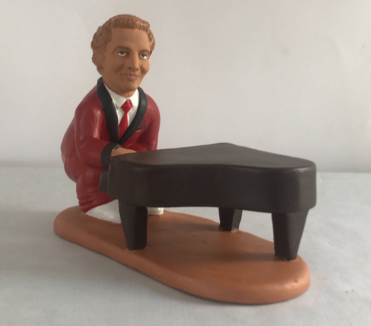 Per als vells rockers, una llegenda viva del rock and roll, Jerry Lee Lewis "The Killer". Great Balls of Fire!!! #caganers #caganersdecaldes #Jerryleelewis #rock&amp;roll