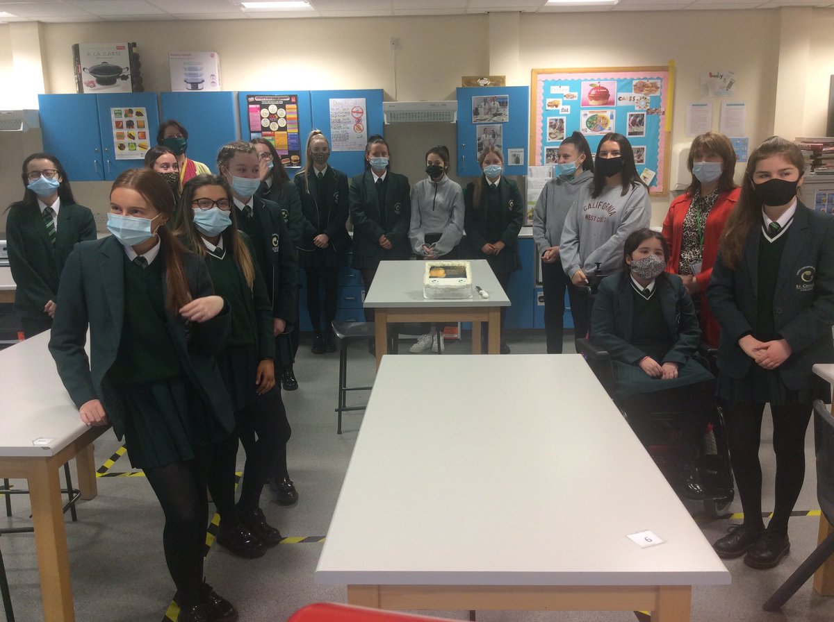 st_dept's tweet photo. 12 Courage celebrating UK Secondary School of the year. Gorgeous cake.⁦@StCeciliasDerry⁩ https://t.co/sp395OZPME