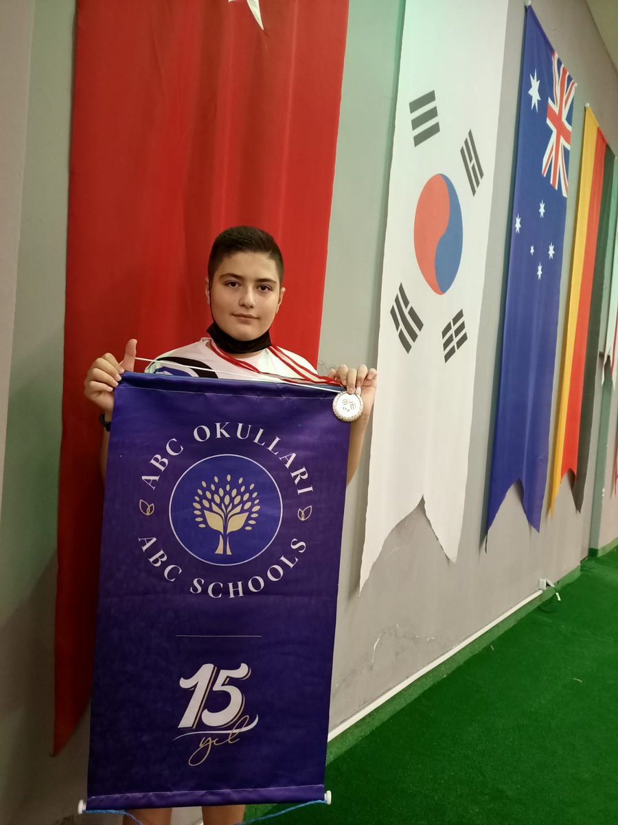 Antalya'da düzenlenen 108 sporcunun katıldığı 29 Kasım Salon Kupası Okçuluk Yarışması'ndan, 6.sınıf öğrencimiz Ayaz KARASU Altın madalya, 8.sınıf öğrencimiz Yağız SEZGİN Gümüş madalya ile geri döndü.Öğrencilerimizi ve emeği geçen herkesi tebrik ederiz. Başarılarınız daim olsun...