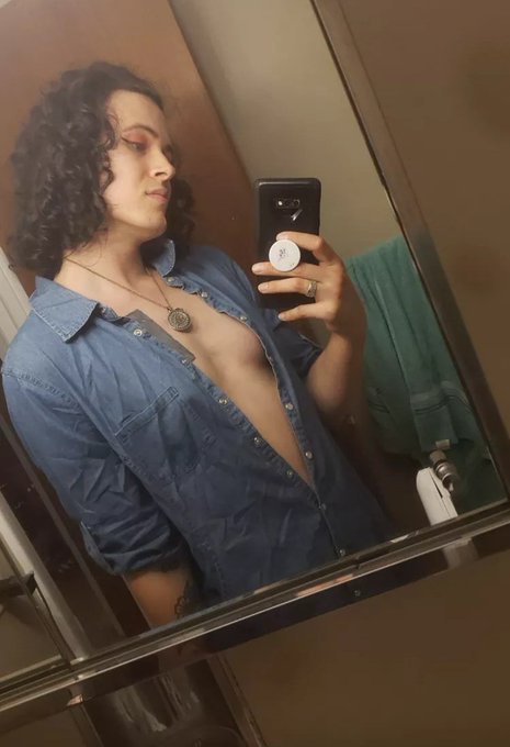 @OnIyFansNewbie ⛧Trans, Tattooed and pierced! ⛧Custom content upon request 🤗 ⛧Tarot readings ⛧Findom ⛧Kink<a class="tags" href="/tag/oniyfansnewbie">@oniyfansnewbie</a>