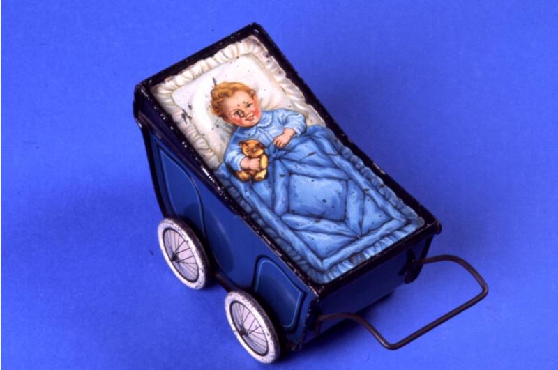 This tin from 1930 shows H&P's legacy of innovation, as even prams became a method of delivery.In fact, the railway had been a huge part of the company's success. They even modified the tins' shapes so that they fit better in the carriages. Who's a good biscuit-filled baby?