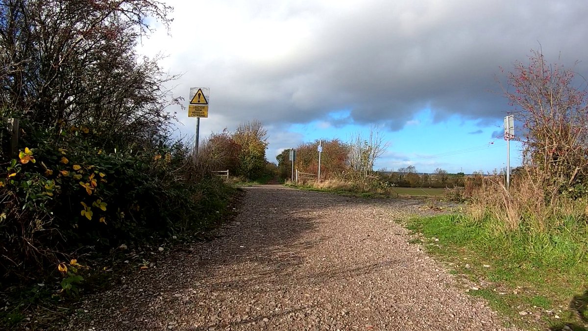 It's also unlit, unsurfaced, usually full of standing water doesn't link to the cycle "facilities" at either the A52 or Stragglethrope Rd and is also rather narrow meaning little space for people to get past one another on nice days, esp in these Covid times.