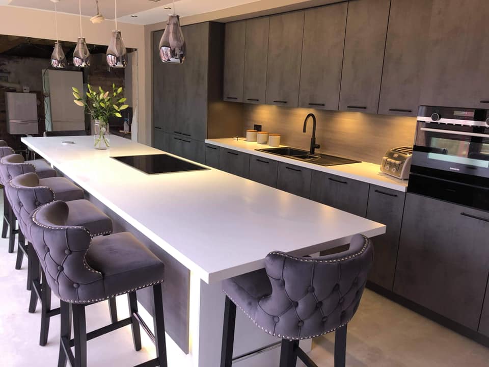 We recently completed this beautiful kitchen for one of our lovely clients in Ayrshire. What do you all think ? #kitchendesign #kitchenrenovation #kitchenstyle #kitcheninspo #kitchensbyjsgeddes #awardwinning #ukkitchenretaileroftheyear