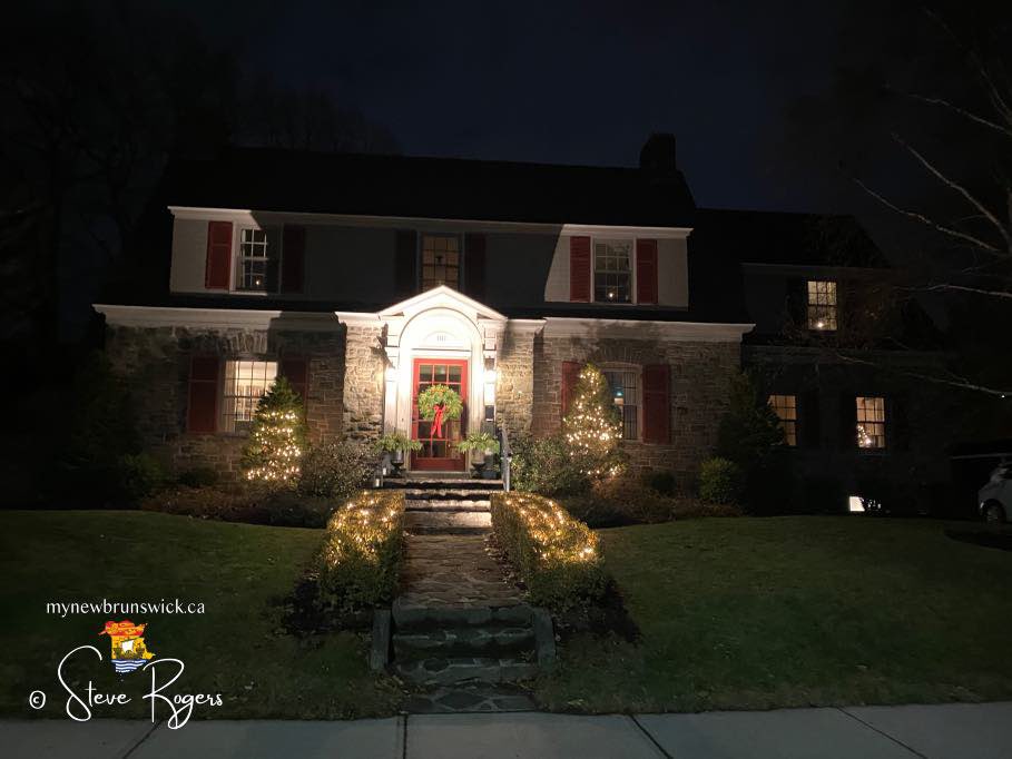 mynewbrunswick's tweet photo. Christmas 🎄 lights are come on in Fredericton NB. It’s the season to decorate. @weathernetwork @MurphTWN @NateTWN @FredTourism @infoamfred @CBCNB @ryansnoddon @KMacTWN @retweet_weather @StormHour @WatchWx @seguincbc @DestinationNB @KalinMitchelCTV https://t.co/p86QtrVZXM