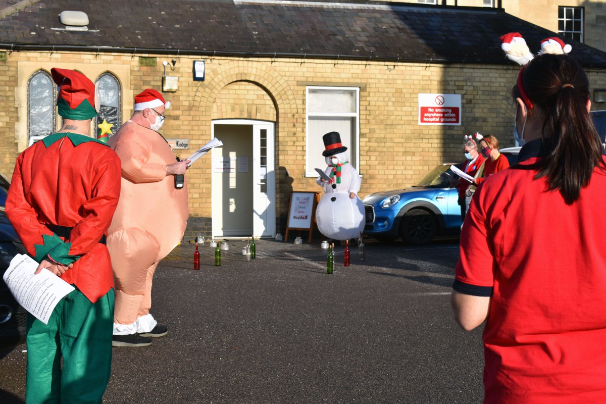 UHNVolunteers's tweet photo. The #BigReveal last week was full of special guests. We would like to #thank everyone that attended. We had live music with #Elves and #Volunteers singing #ChristmasCarols. @NGHCEO came to open the #VirtualGrotto whilst #Santa and #MrsClause introduced it. #MagicalDaysAtNGH https://t.co/bIEKwAmo7q